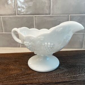 Elegant Westmoreland White Milk Glass Gravy Boat